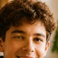 Alex, an entrepreneur who mentors teens